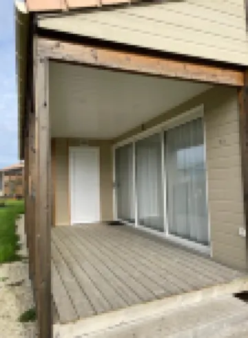 Comfortable 6-person, 3-bedroom chalet close to the Megaliths and beaches