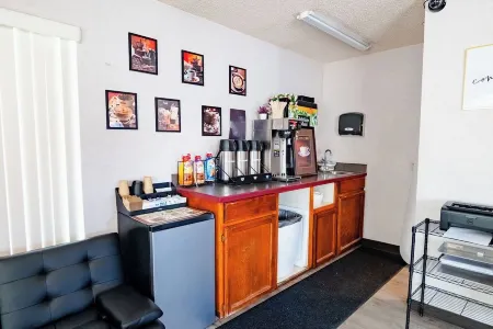 Rose City Inn and Suites Отели рядом с достопримечательностью «Mary S. Young Park»