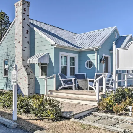 Chincoteague Island Cottage ~ 2 Mi to Beaches