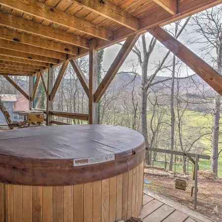 Serene Cabin in the Smokies w/ 2 Decks & Hot Tub!