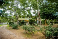 Comfortable Apartment near Foxdale Court