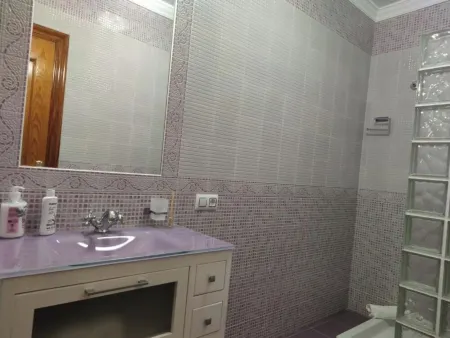 Apartamento con Patio 1 Habitación Отели в г. Алаурин-де-ла-Торре