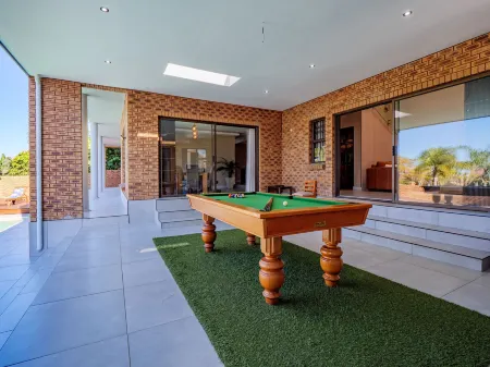 One on Chelsea by Host Agents Отели рядом с достопримечательностью «Netcare uMhlanga Hospital»