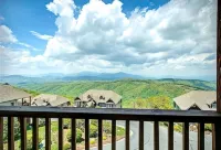 Updated condo at 5100' with breathtaking views!