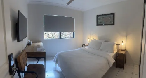 Red Peak Retreat Hotels in Caravonica