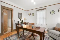 Executive Style Comfort with AC, WiFi in The Dalles