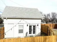 Bright one bedroom loft cottage guest house