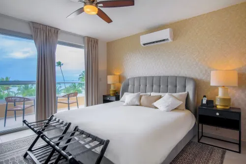 3-bedroom, beachfront, duplex penthouse, jacuzzi Hotels in La Cana