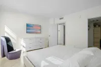 Apartment w/2 King Bed & OceanView at Tides - Homestays