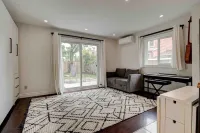 The Studio: bright, cozy, quiet