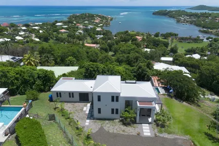 Villa Lalaland, 5 rooms, 10 mm from Josephine's Bath Martinique Отели в г. Ле Франсуа