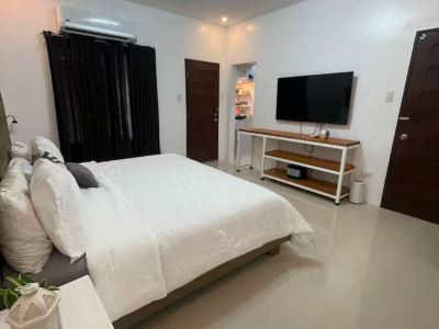 5BR House with Centralized AC, Backyard & Office