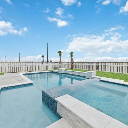 Sunkissed Starfish: Heated Pool & Spa, Beach Access