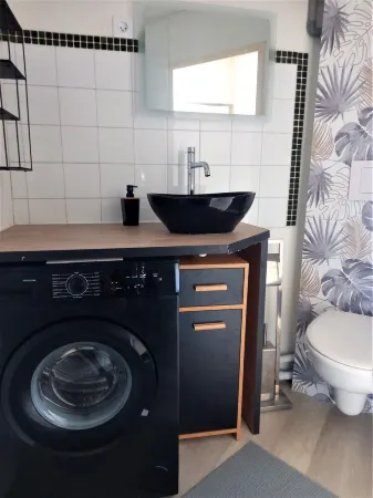 Lovely studio in the artists' quarter