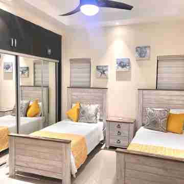 Your Oasis Away From Home - Modern New Contruction Rooms