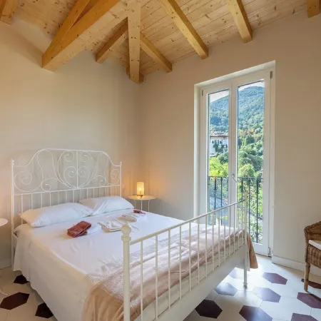 Villa Lilla Bellagio | Luxury Pool & Wine with Lake View