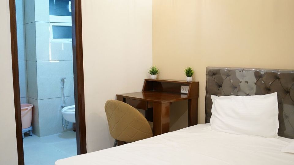 Harmony Haven: Comfortable 3 BHK Haven for All
