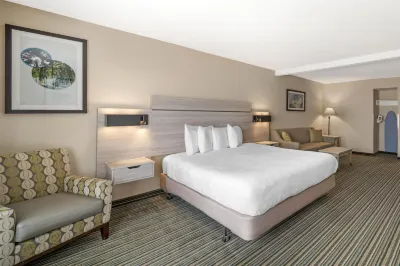 Best Western Plus Twin View Inn  Suites Hotels near Benton Field