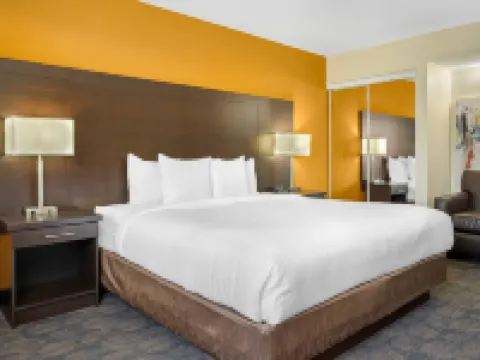 Quality Inn & Suites Hotels in Gloucester County
