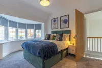 Home for Contractor/Families close to Birmingham City Centre & Attractions & M5 Hotels in Oldbury