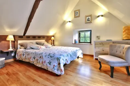 Cottage de Charme Dans un Cadre Bucolique: Forêt.monts D'arrée. Baie de Morlaix