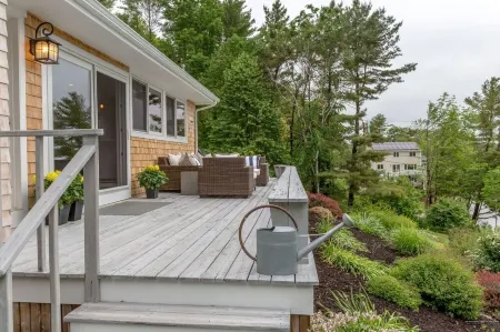 Kennebec River House -- Sweeping River Views and Hiking Trails Отели рядом с достопримечательностью «Seguin Island and Lighthouse»