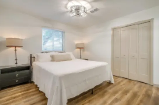 Robin House with two master suites!