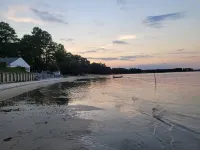 Charming Riverside Cottage w/Optional Guest House Hotels in Mathews County