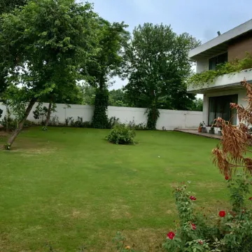 Opulent 3 BR 1st floor of house, in a central Town of Lahore.