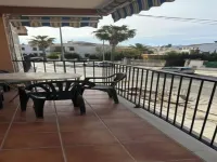 Beachfront apartment (pet friendly) Hotels in Oliva