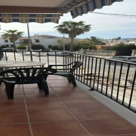 Beachfront apartment (pet friendly)