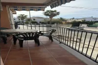 Beachfront apartment (pet friendly)