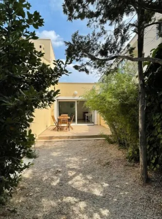 Grand Studio Neuf à Carry le Rouet Отели в г. Карри-ле-Руэ