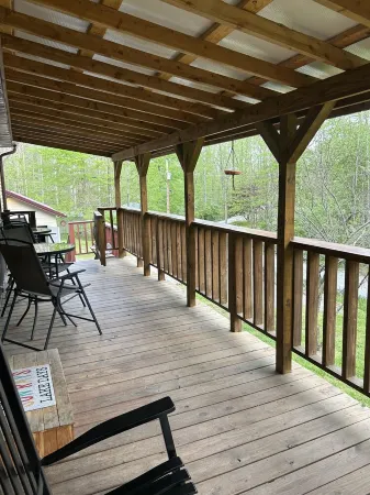 Charming 3-Bedroom Cabin with Hot Tub, Wi-fi Near Nolin Lake and Mammoth Cave