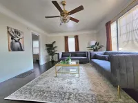 Chic & Classy 1-Bedroom House in Quiet Area.  Short Walk to Downtown and Ferry.