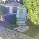 Charming 5-bedroom home.  AC and WiFi,swimming pool. walk to town and beach