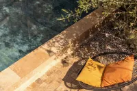 Le Prieuré Notre-Dame Hotel a Estezargues