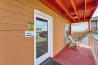 Group Friendly! Rockaway Beach Oasis w/ Game Room - 4 stjerner