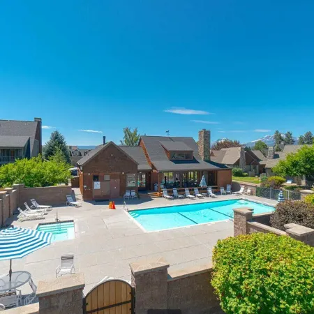 Cascade Cottage Stay for 6
