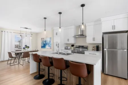 Brand New Build | Stylish & Spacious 3BR Отели в г. Дьеп