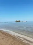 Family sized Beachside Apt, with sunset views + BBQ