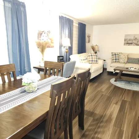 Welcome to Harvest Haven's Plaza Paradise Отели в г. Уитфилд