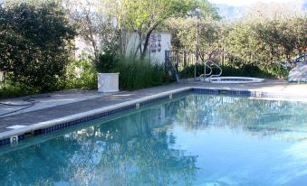 Bear Flag Inn