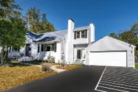 Luxury New Haven Retreat • Private Pool, Gym, Cinema • Near Yale & Beaches - WiFi