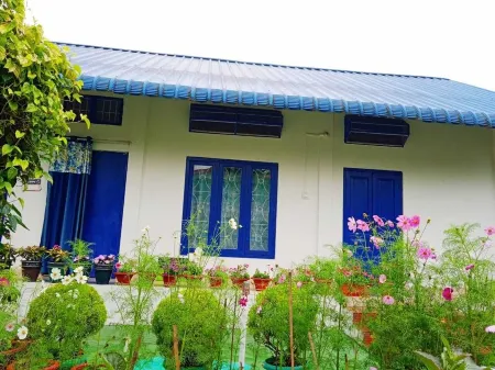 Cozy 1-bedroom cottage in Dibrugarh Отели в г. Дибрагарх