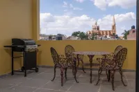 Apartment for 8 with terrace and BBQ in the city center Hotels in Arandas