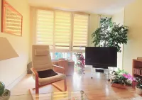 Charmant Appartement. Chambre vue sur la Tour Eiffel, Paris Hotels in Meudon