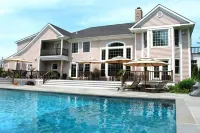 Luxury Waterfront Estate with Sunset Views, Dock, Kayaks & Paddle Board Hotels in North Sea