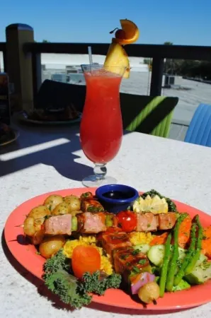 Venice Island Beach walk 2 beach, Sharkey’s, legacy trail,-2 homes available Отели в г. Венис