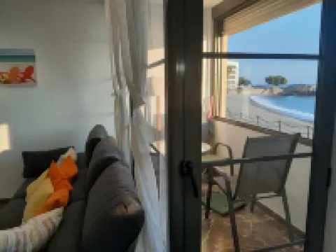 Apartment on the beachfront 10 meters from the beach